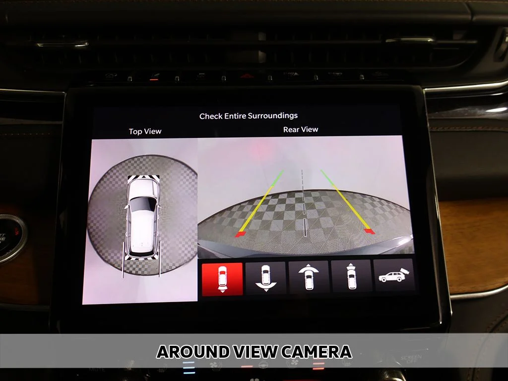 Used 2023 Diamond Black Jeep Summit Reserve image 7