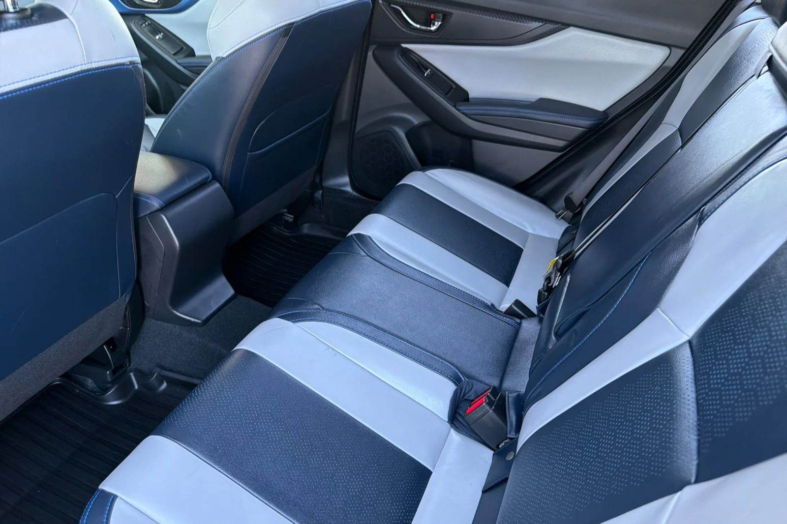 Used 2019 White Subaru Hybrid image 16