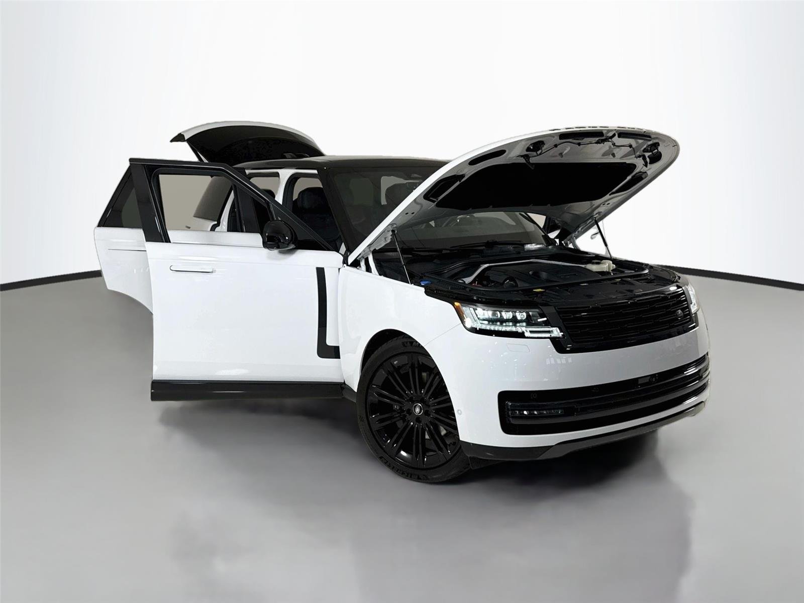 Used 2024 Fuji White Land Rover SE | Blackout Pkg | 360 Camera | Heated/Vented Seats image 44
