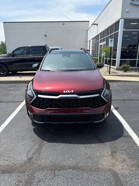 Used 2024 Red Kia X-Line image 3