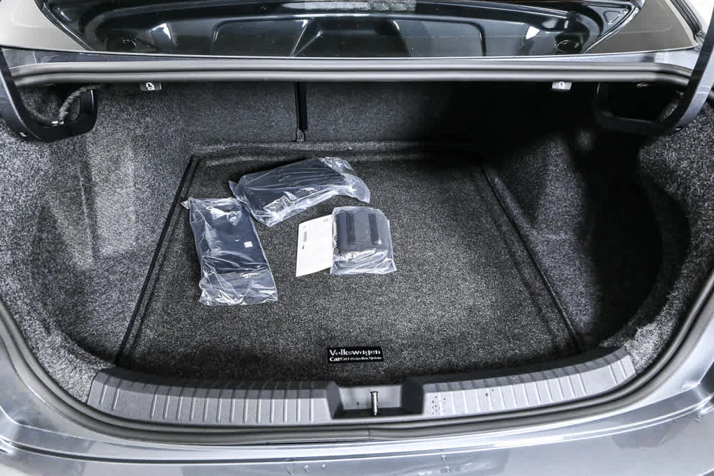 New 2026 Platinum Gray Metallic Volkswagen Sport image 29