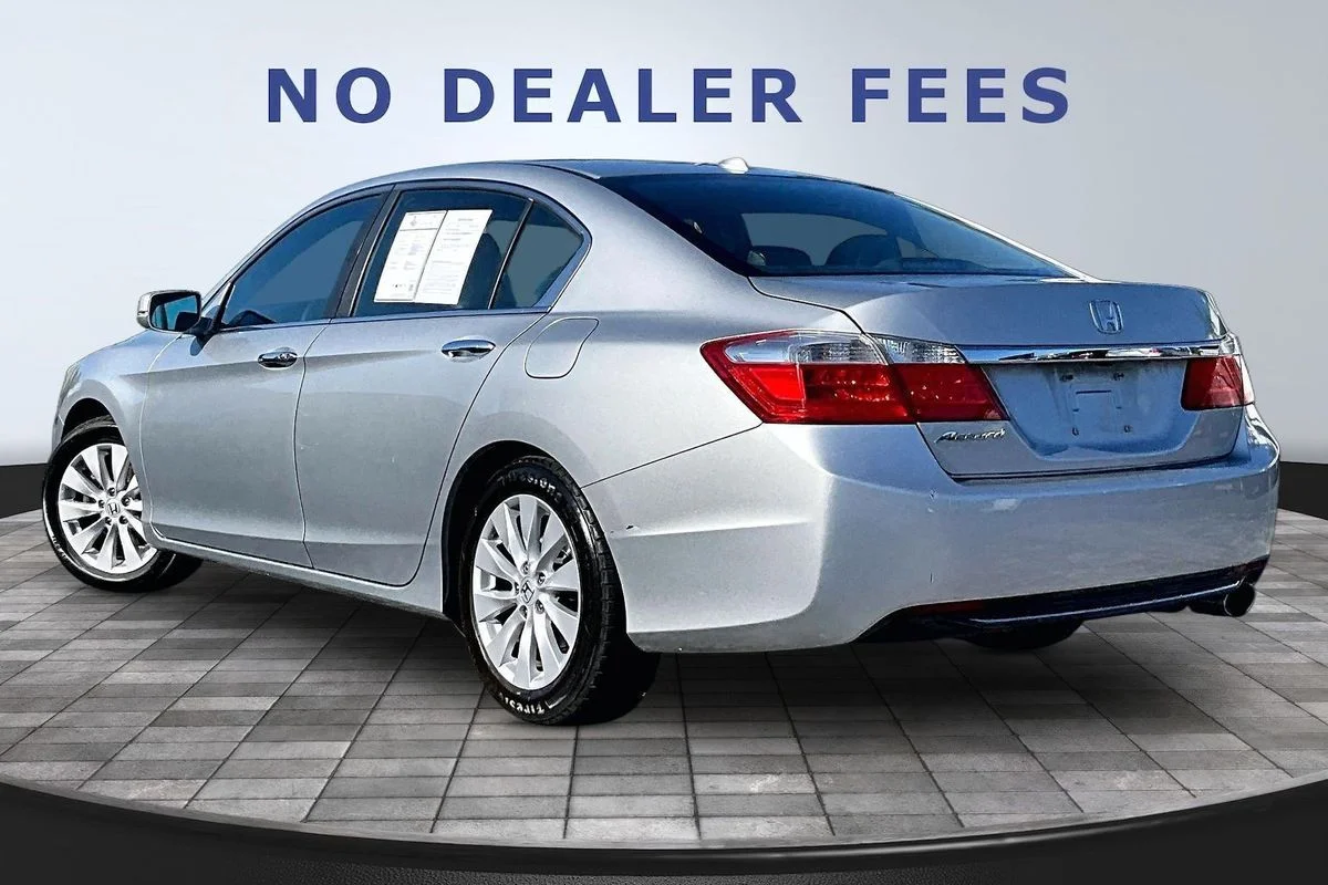 Used 2013 Silver Honda EX-L image 4