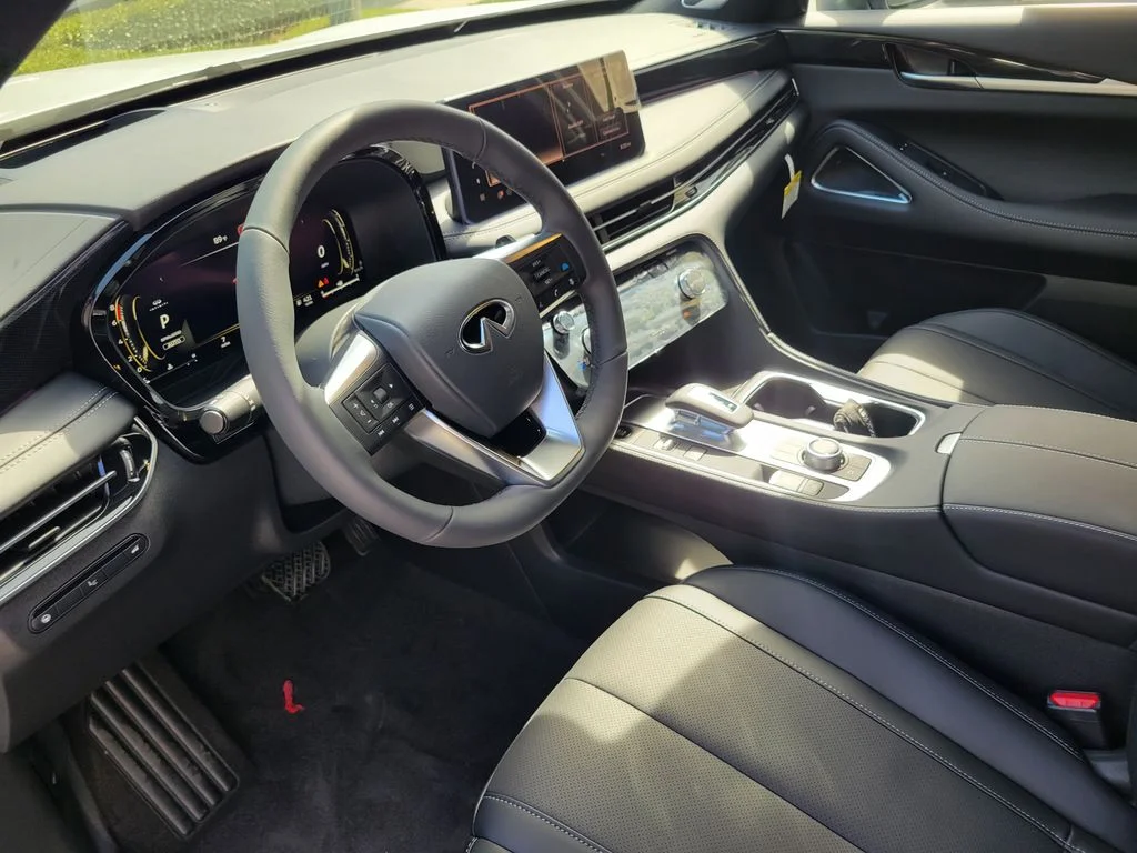 New 2027 RADIANT WHITE INFINITI Sport AWD image 14