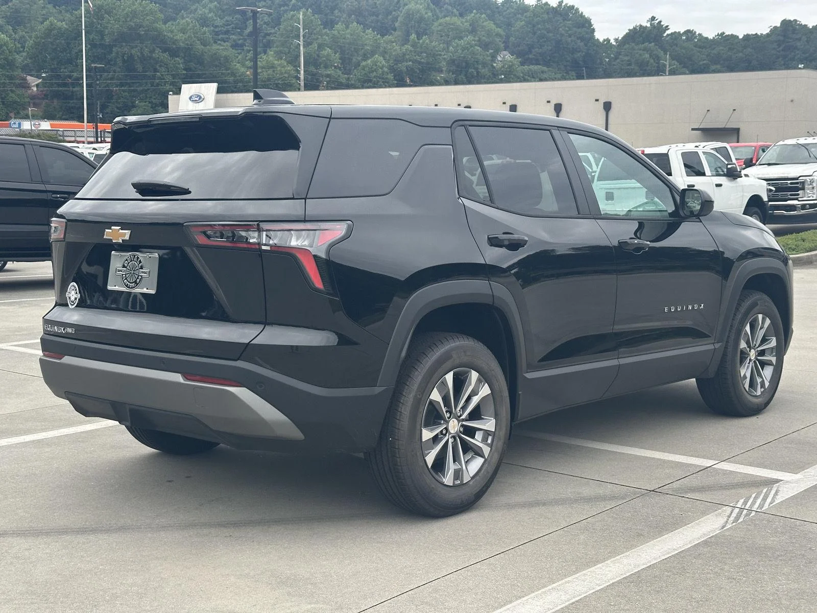 2027 Chevrolet Equinox LT - Photo 7