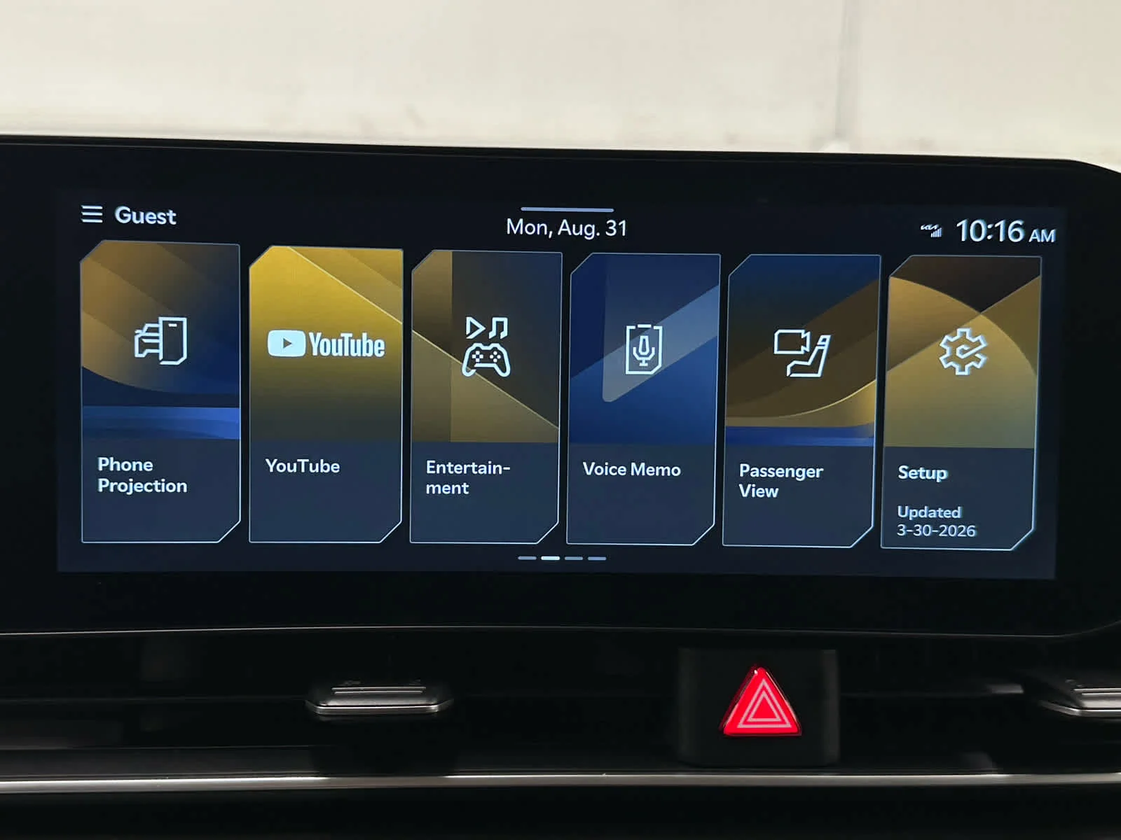 Used 2025 Snow White Pearl Kia SX image 38