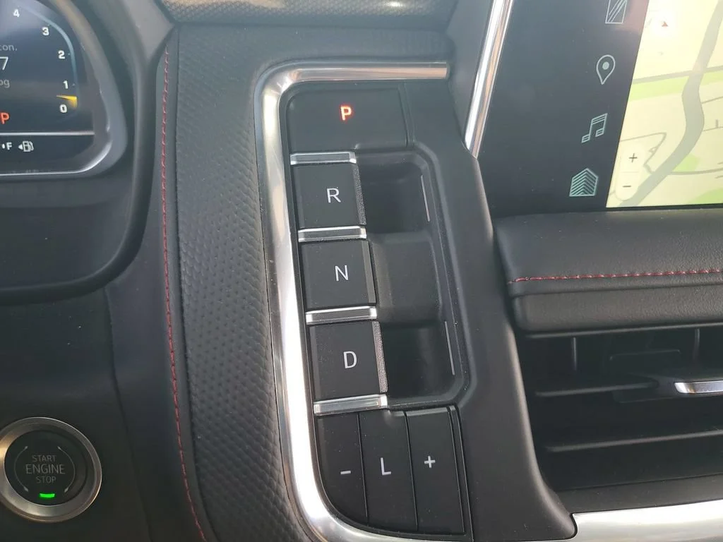Used 2024 Summit White Chevrolet RST image 22