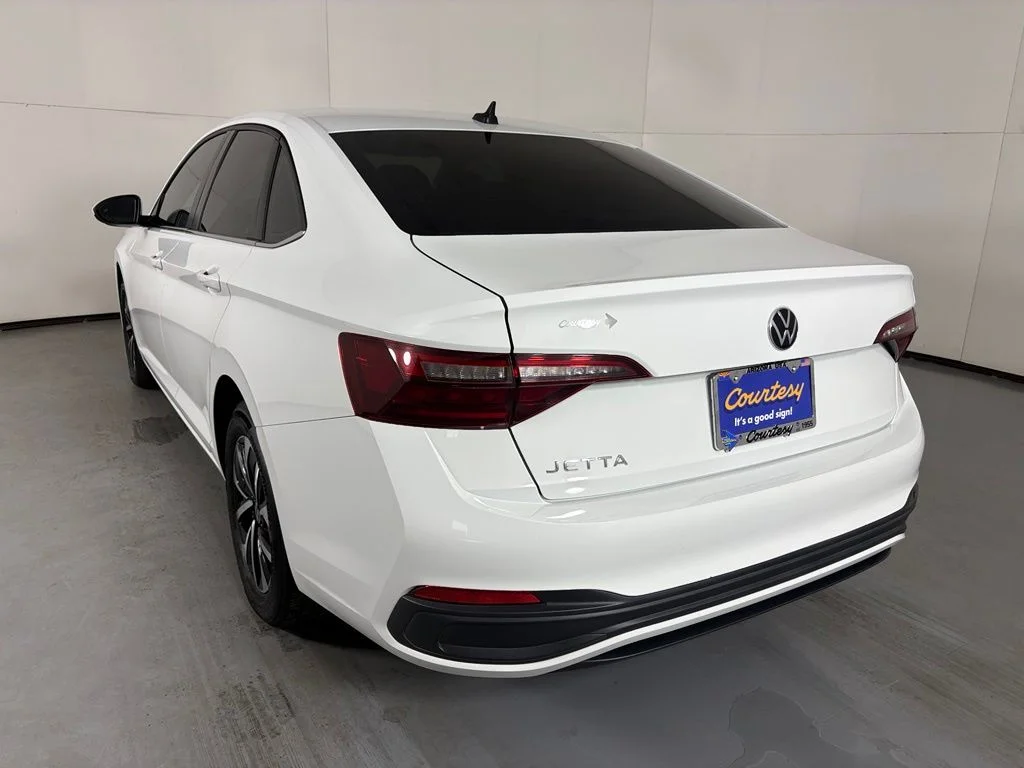 Used 2022  Volkswagen 1.5T S image 6