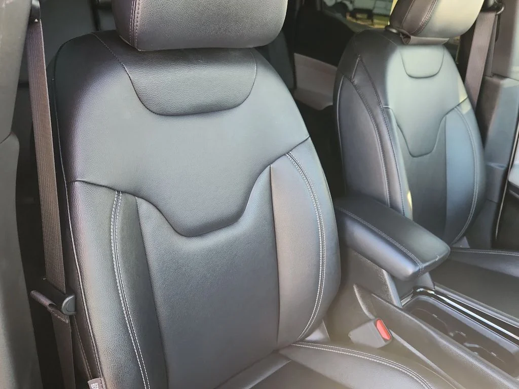 Used 2025 White Jeep Limited image 16