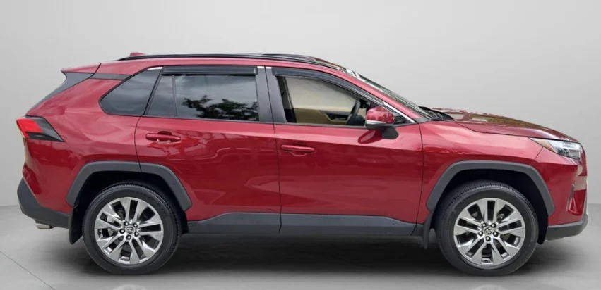 Used 2023 Red Toyota XLE Premium image 3