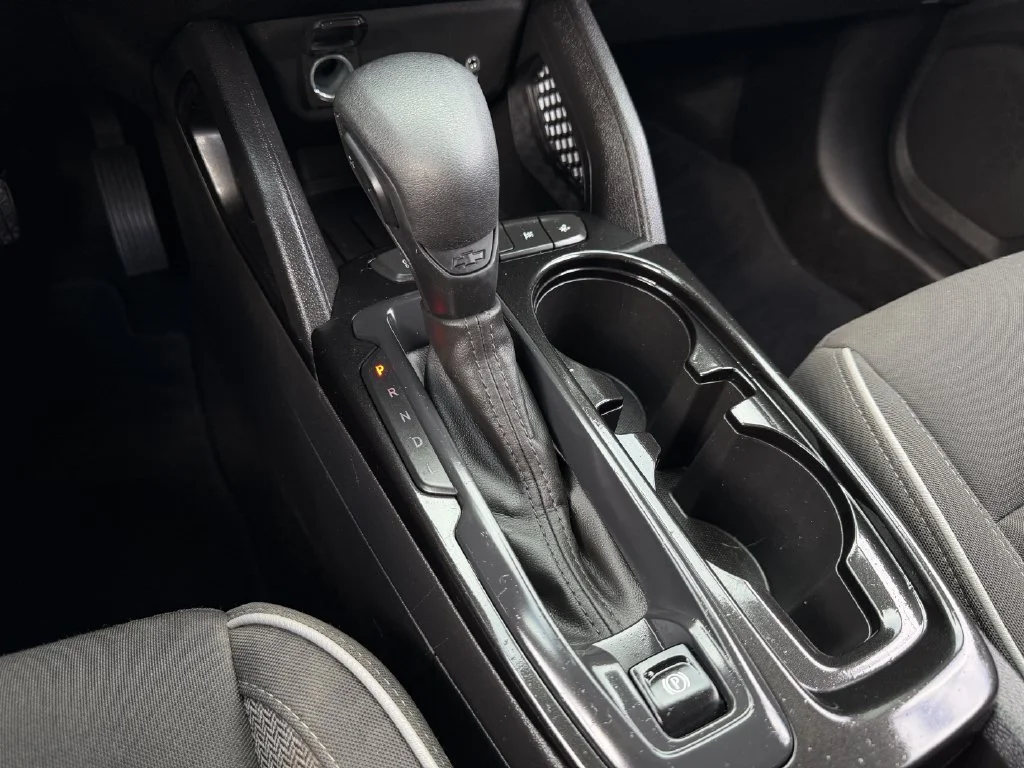 Used 2021 White Chevrolet LT image 18