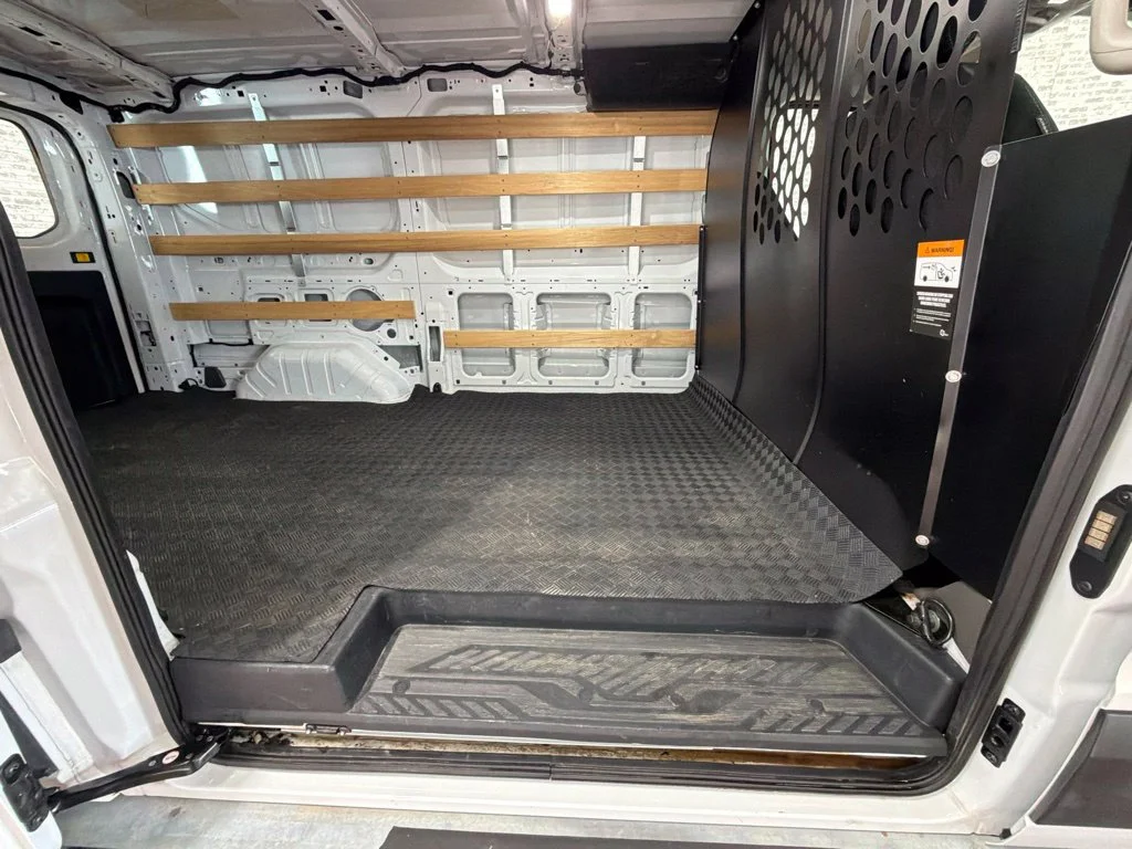 Used 2025 Oxford White Ford Base image 12