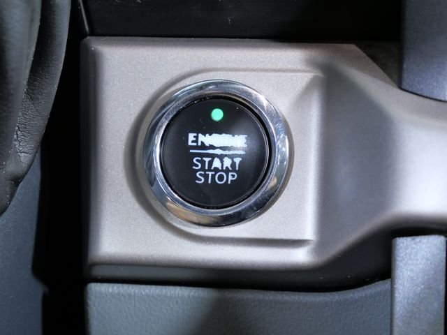 Certified Used 2023 Gray Ford XLT image 28