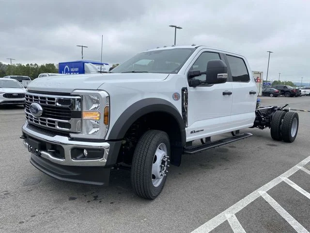New 2025 Oxford White Ford F-600® XL image 6
