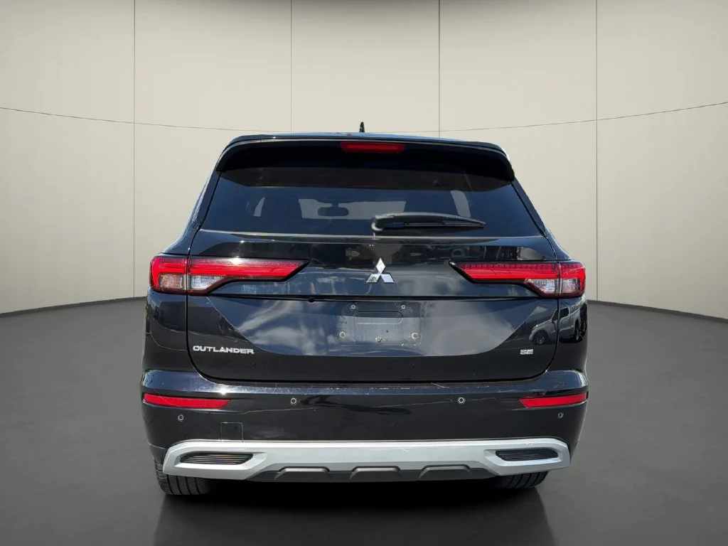 Used 2024 Black Mitsubishi SE image 6
