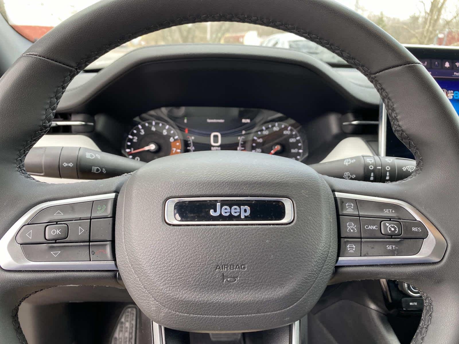Certified Used 2025 Red Hot Pearlcoat Jeep Limited image 16
