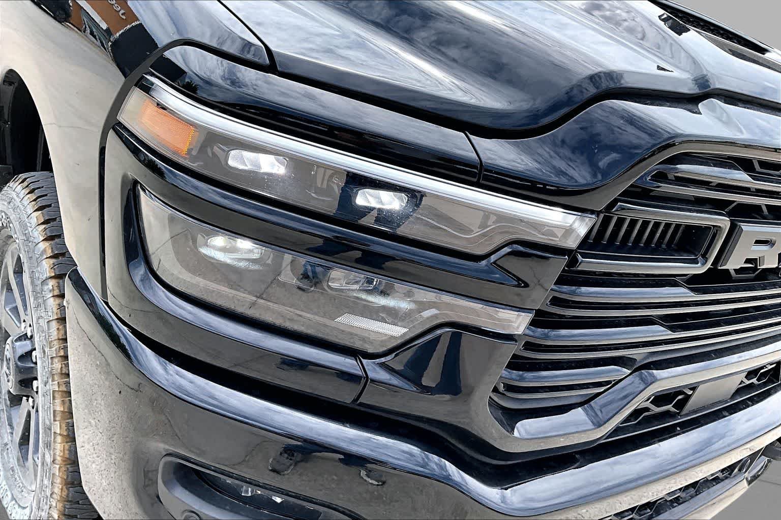 New 2026 Diamond Black Crystal Pearl-Coat Exterior Paint RAM Laramie image 14