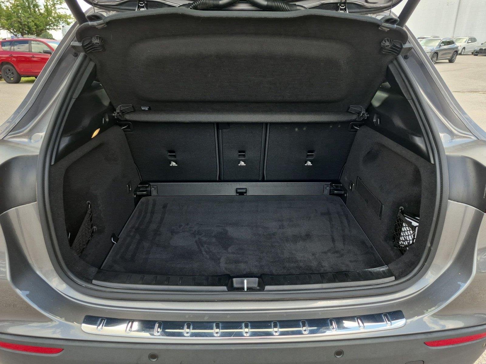 Used 2025 Mountain Grey Metallic Mercedes-Benz GLA 250 image 33