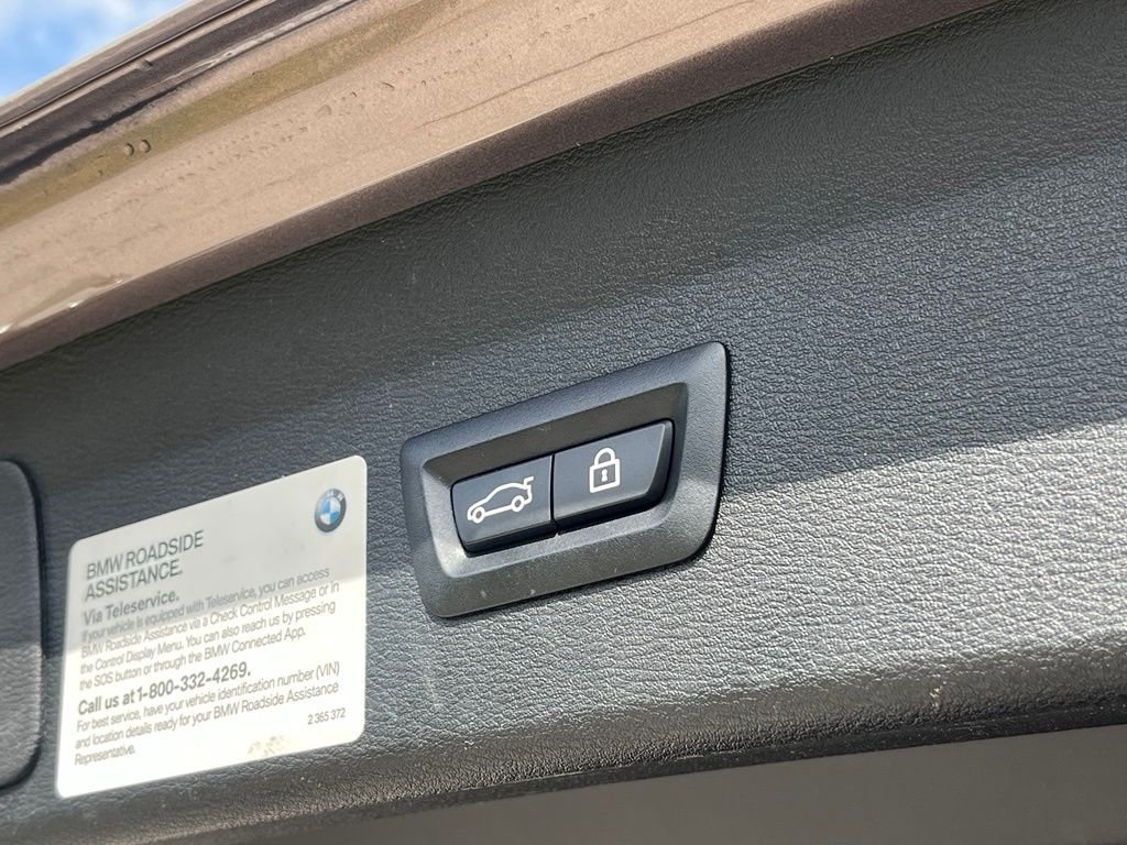 Used 2020 Beige BMW xDrive28i image 26