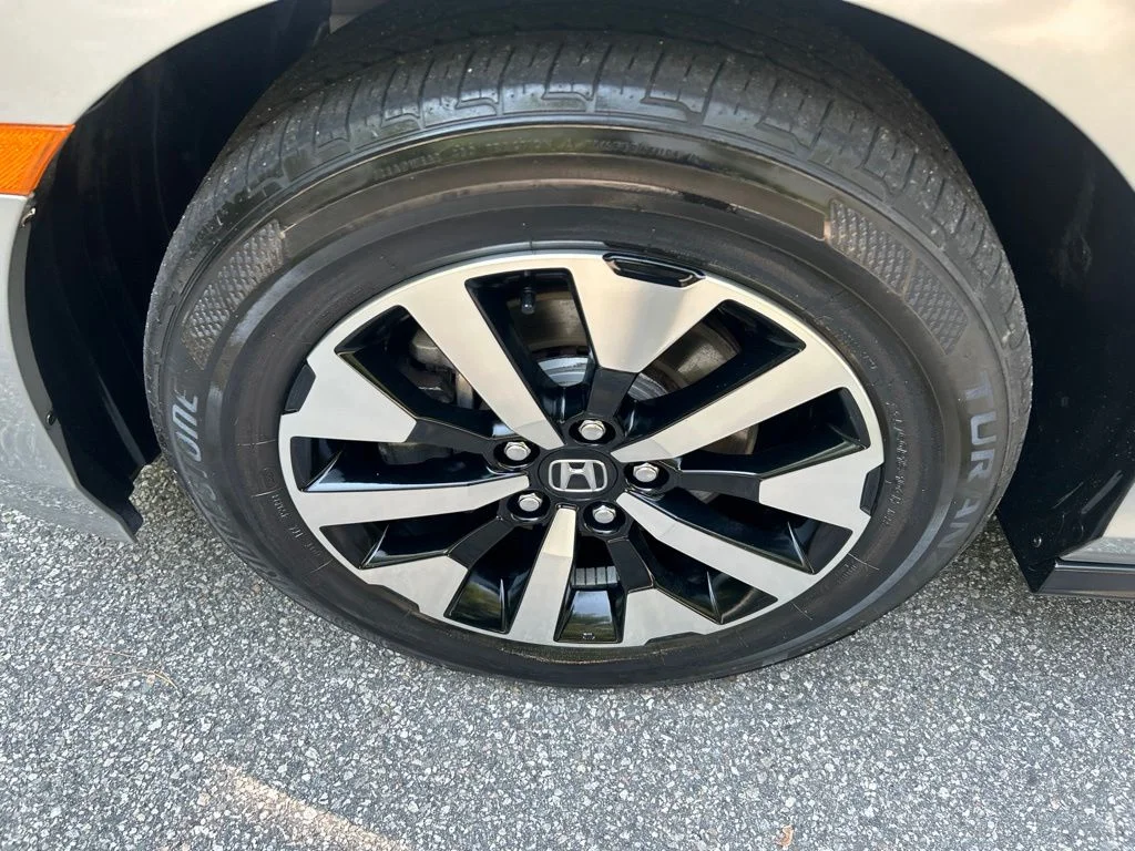 Used 2025 Black Honda EX-L image 10