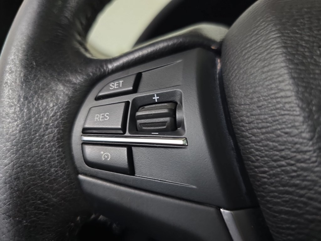 Used 2016 Glacier Silver Metallic BMW xDrive28d image 19