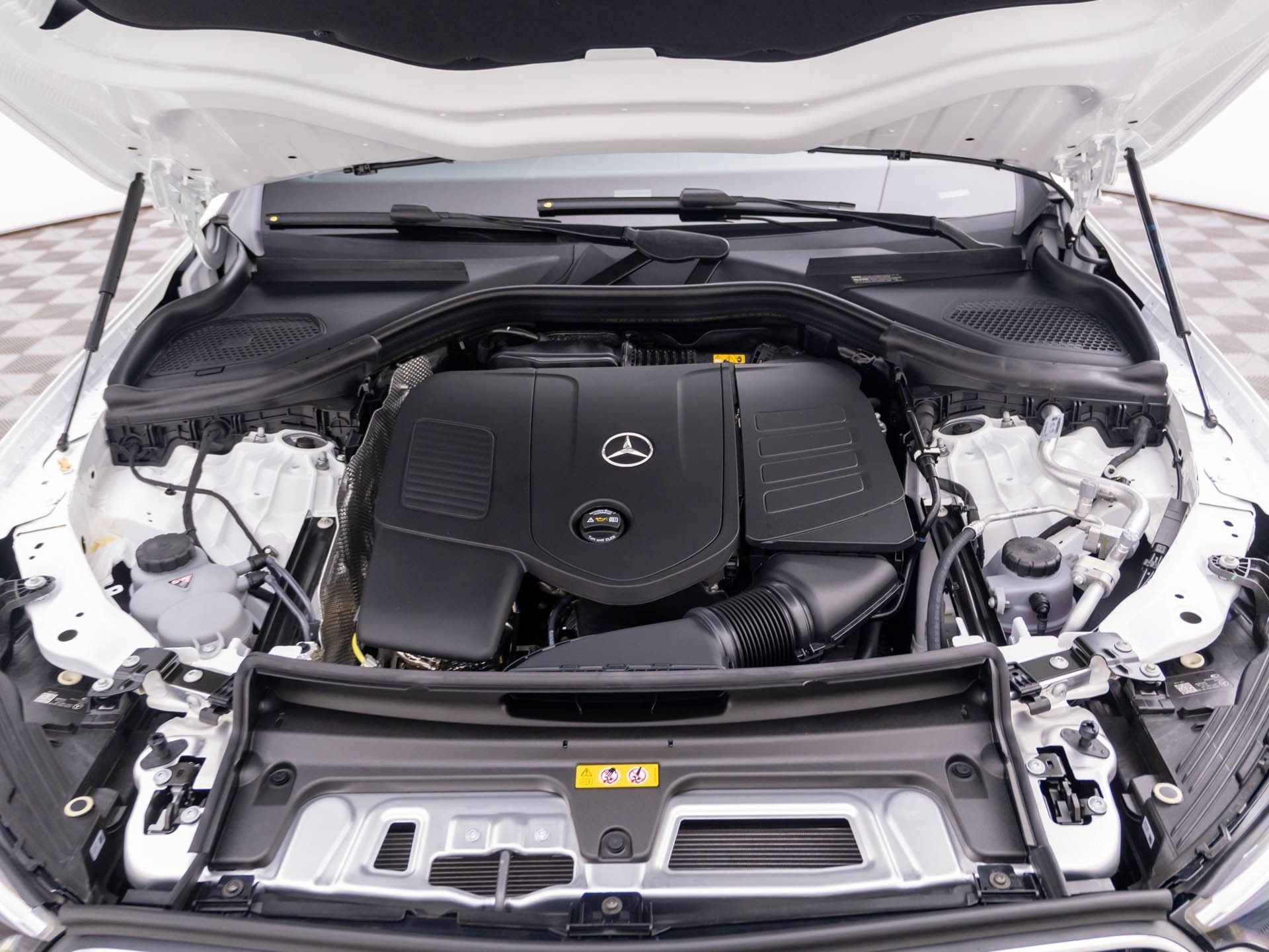 New 2027 Polar White Mercedes-Benz GLC 300 image 75