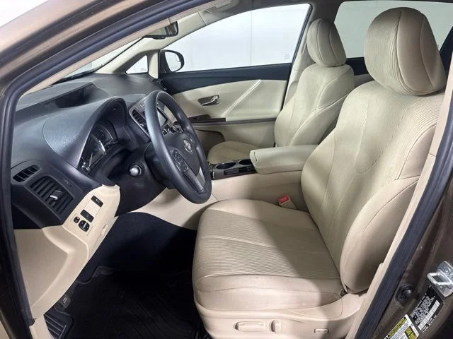Used 2014 Gold Toyota LE image 11