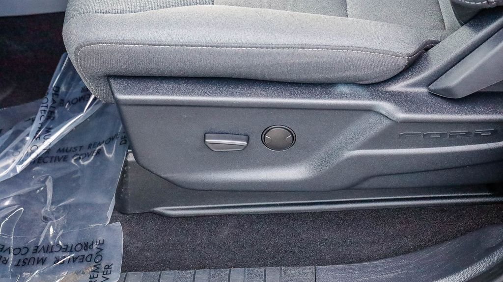 Used 2025 Silver Metallic Ford XLT image 25
