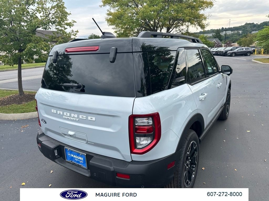 New 2026 White Metallic Ford Outer Banks® image 4