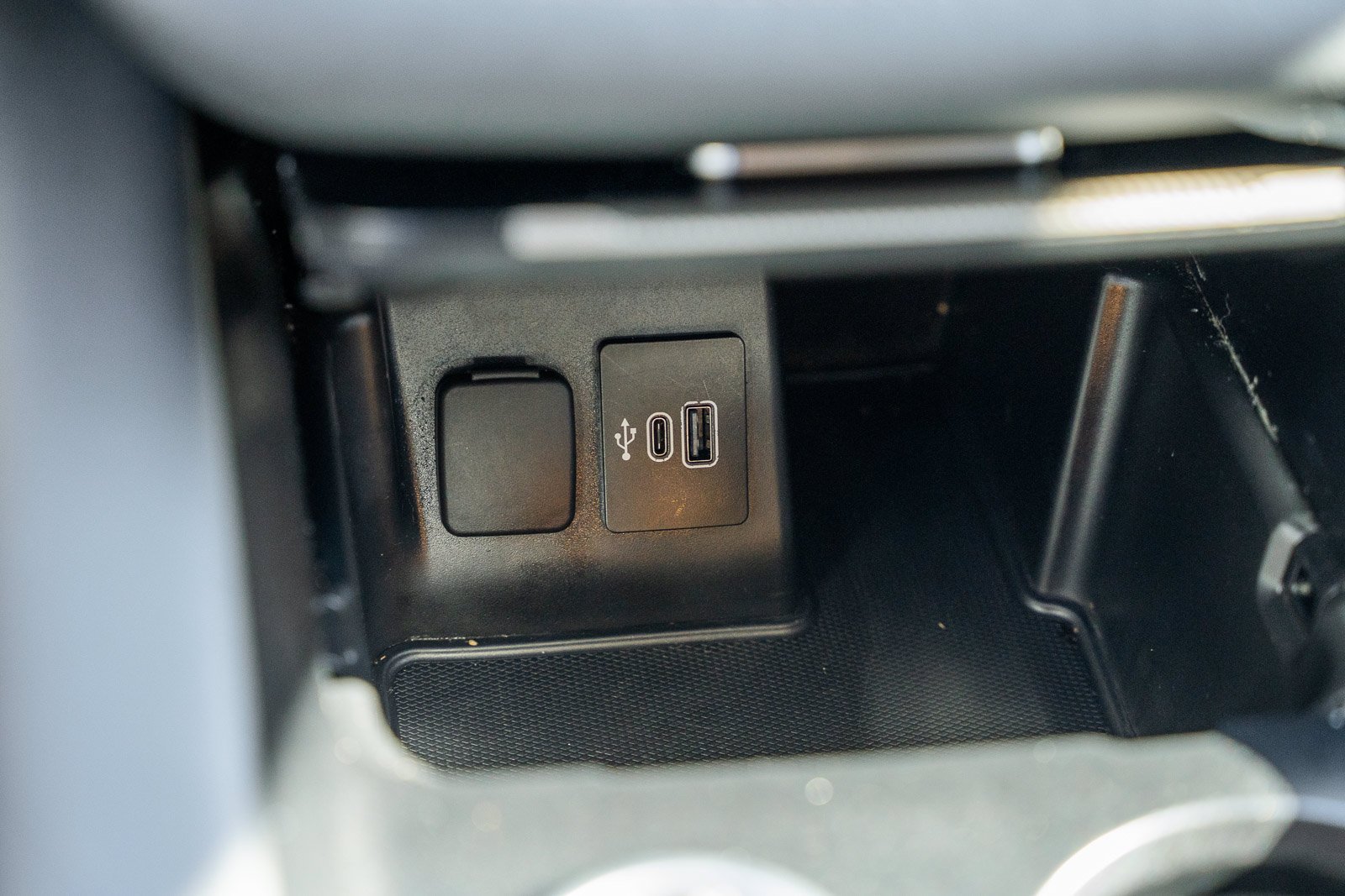 Used 2025 Black Ford Active image 32
