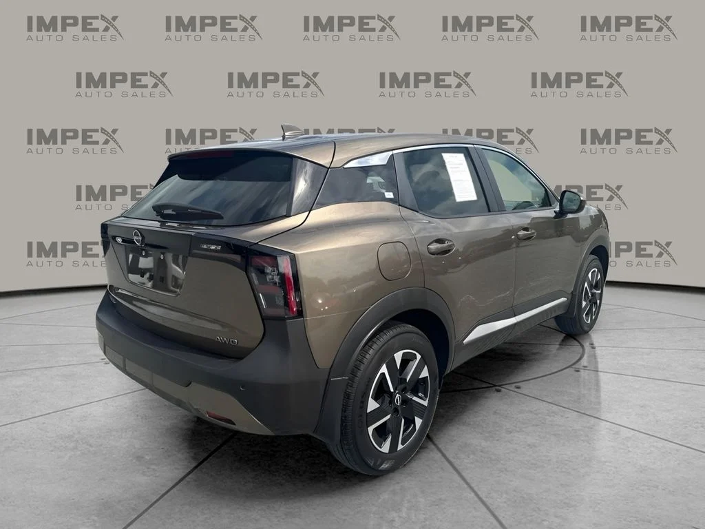 Used 2025 Brown Nissan SV image 3