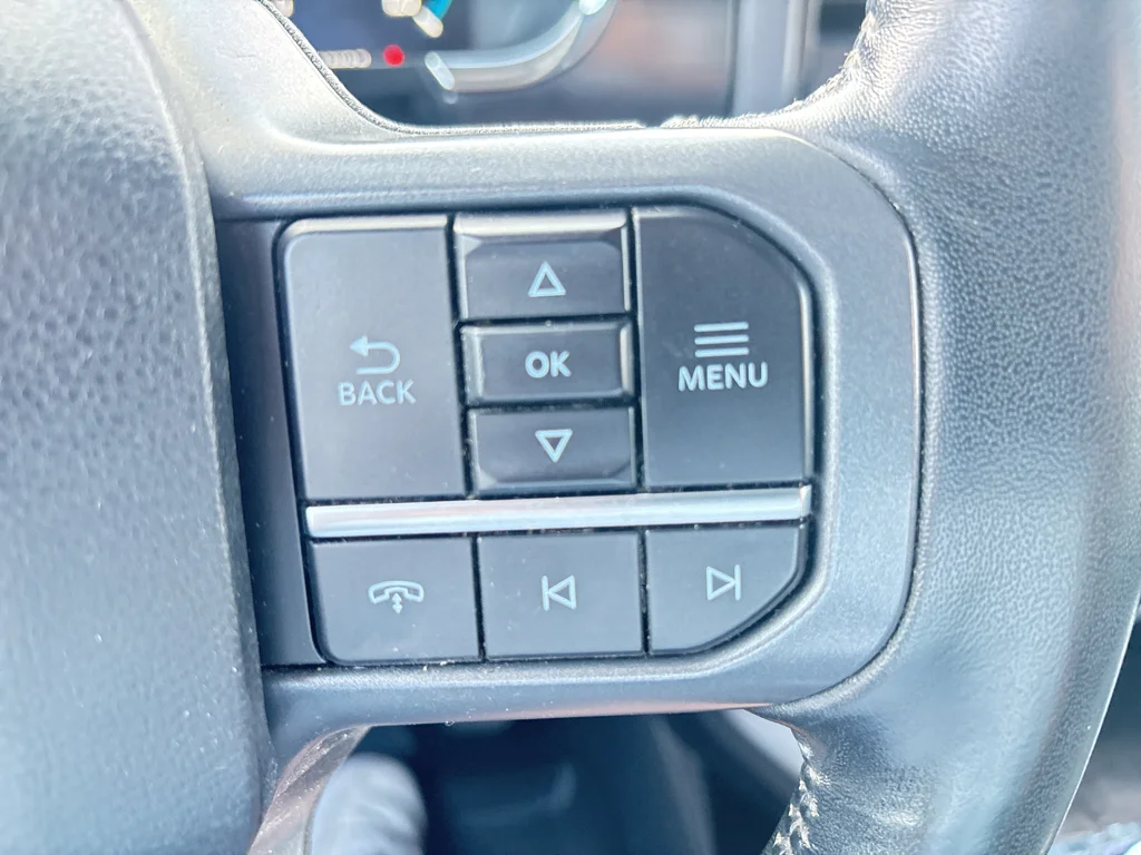 Used 2023 Agate Black Metallic Ford LARIAT image 19
