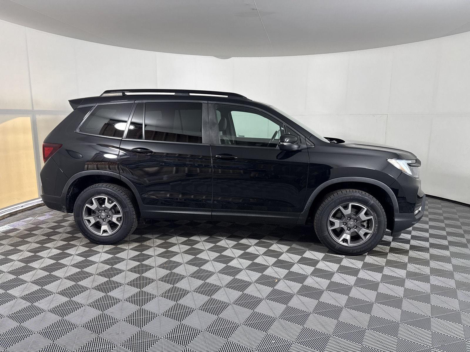 Used 2022 Crystal Black Pearl Honda TrailSport image 10