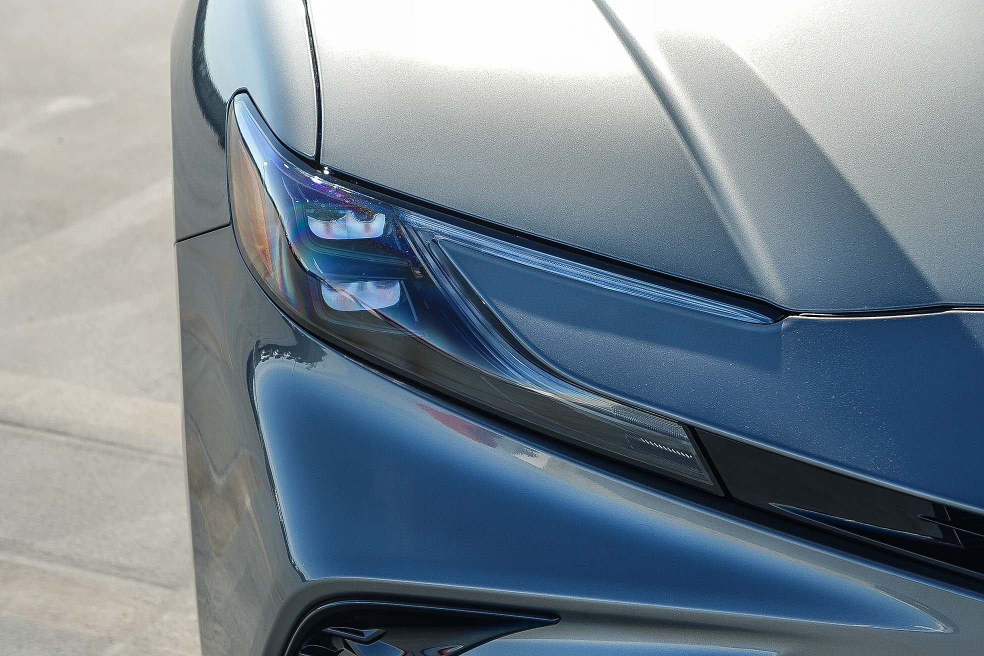 New 2026 Heavy Metal with Midnight Black Metallic roof <sup>1</sup> Toyota  XSE image 8