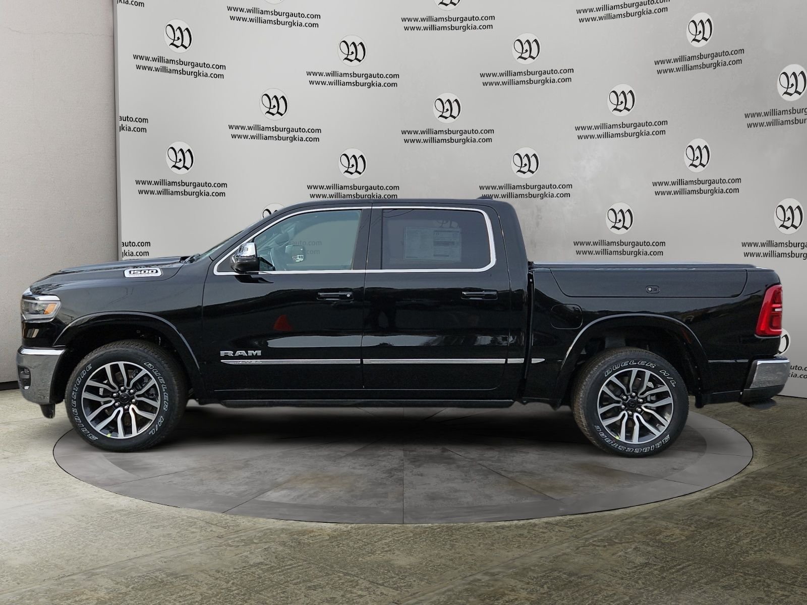 New 2026 Diamond Black Crystal Pearl-Coat Exterior Paint RAM Limited image 2