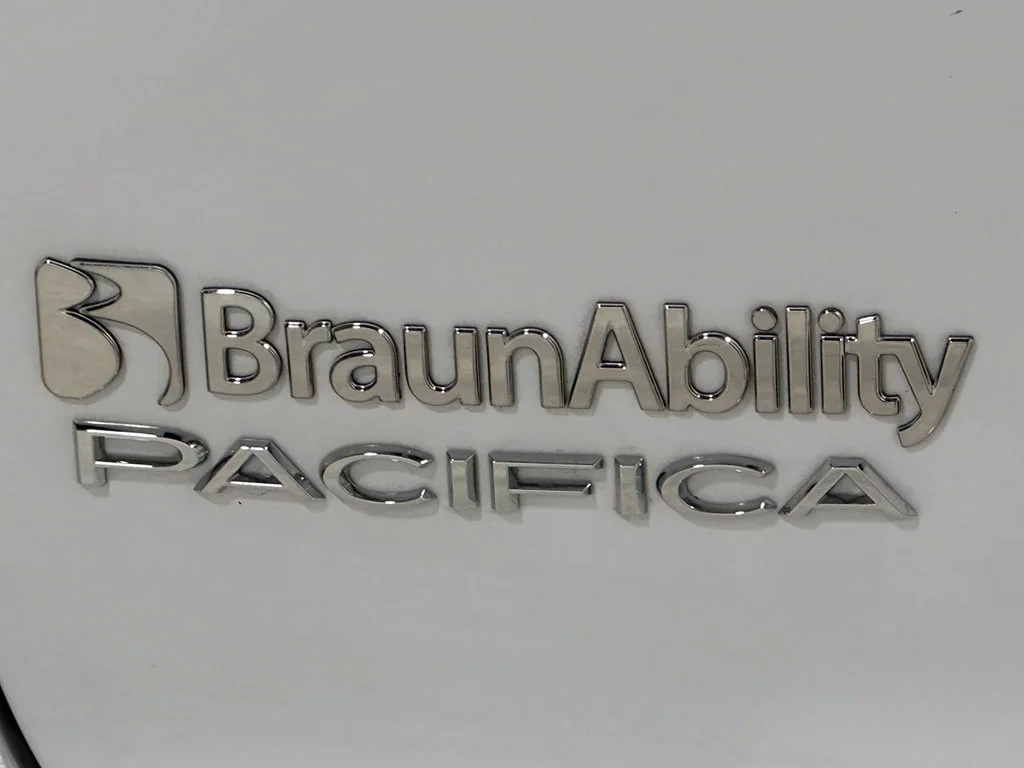 Used 2025 White Chrysler Wheelchair Accessible-  Select image 10