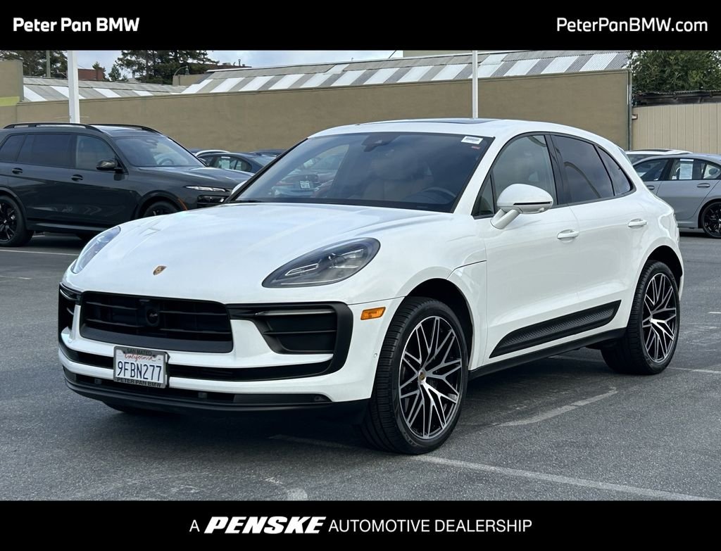 2023 Porsche Macan -'s photo