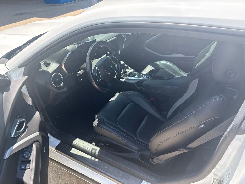 Used 2022 White Chevrolet 2LT image 6