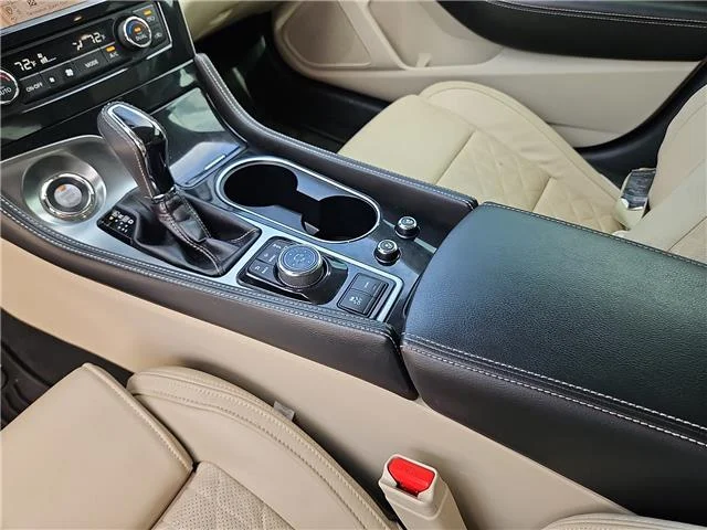 Used 2022 Pearl White Tricoat Nissan Platinum image 19