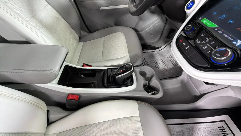 Certified Used 2018 (Includes (TUS) Black grille.) Chevrolet Premier image 34