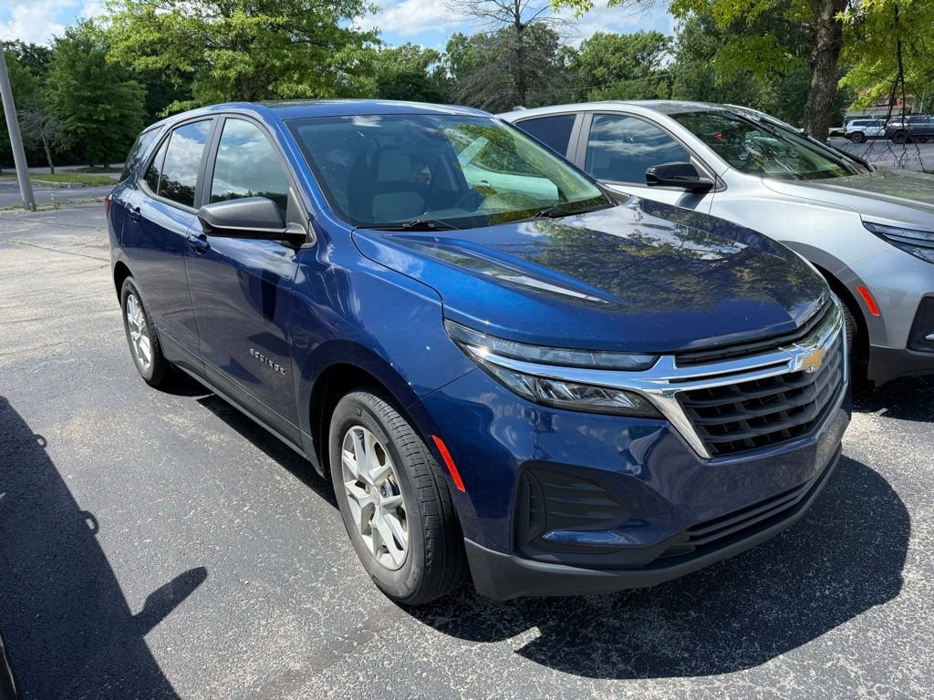 2023 Chevrolet Equinox LS's photo