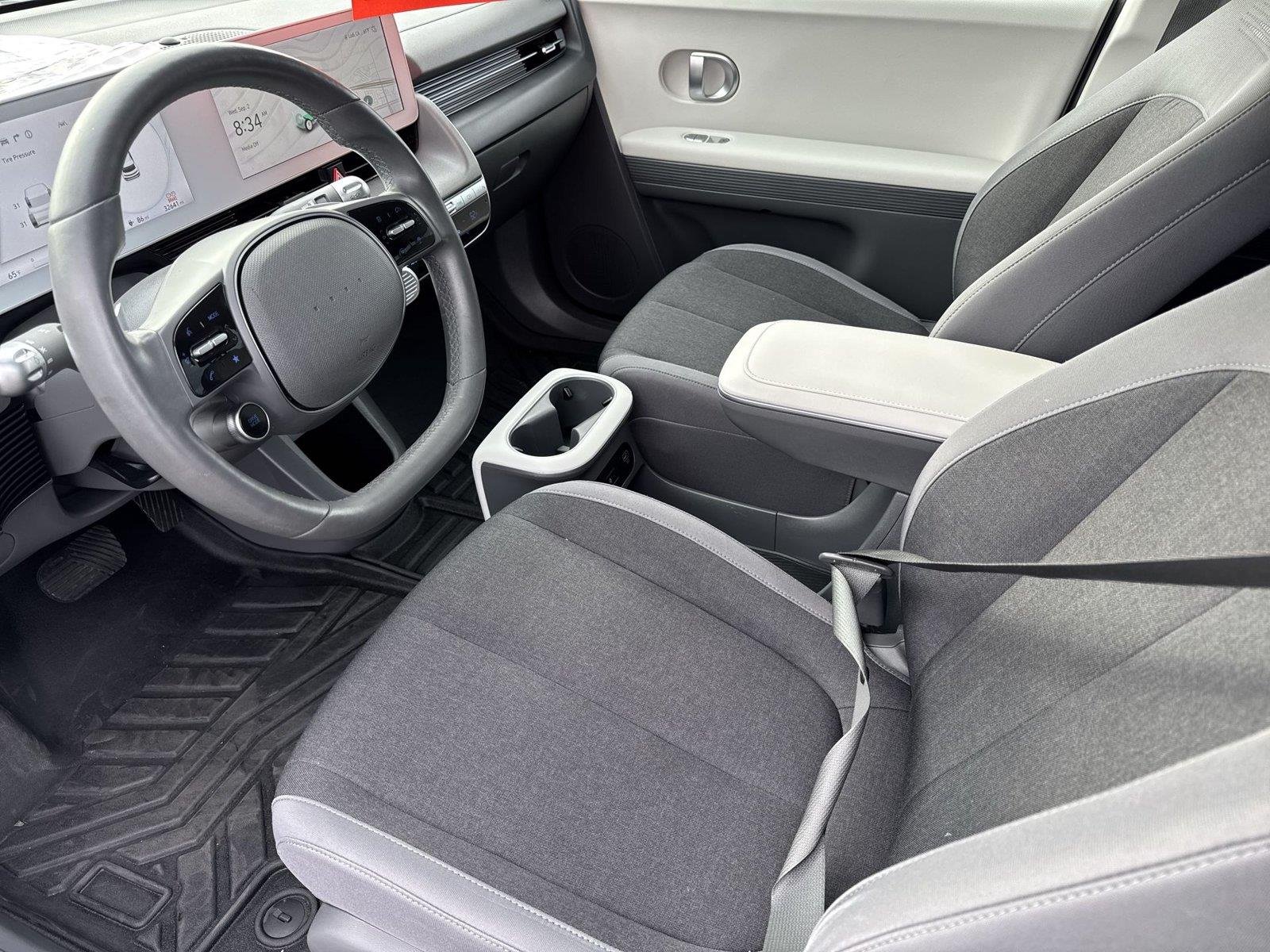Used 2024 Gray Hyundai SEL image 10
