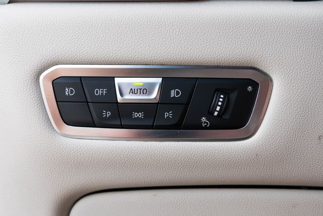 Used 2019 Alpine White BMW xDrive40i image 26
