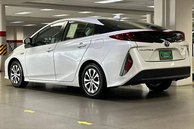 Certified Used 2021 Wind Chill Pearl Toyota  image 6