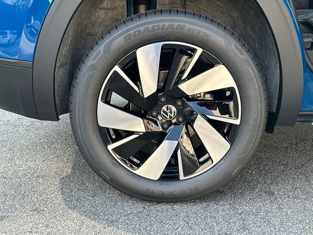 New 2026 Blue Volkswagen 2.0T SE w/Technology image 17