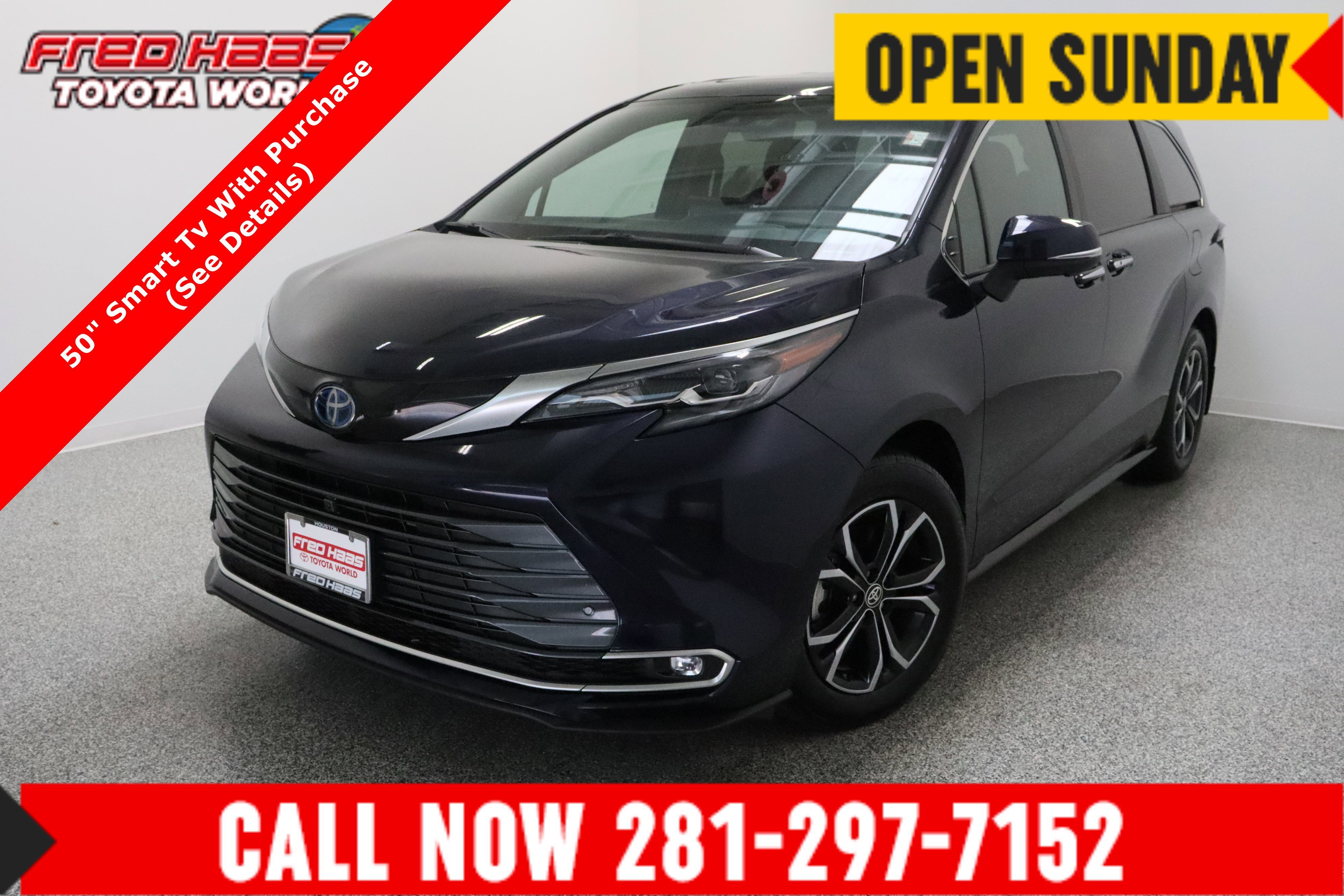 2025 Toyota Sienna Platinum 7-Passenger Hybrid AWD's photo