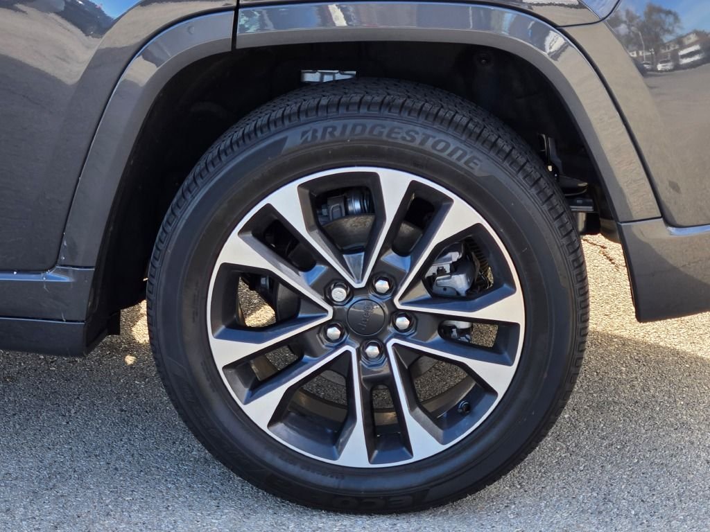 2025 Jeep Grand Cherokee Overland - Photo 15