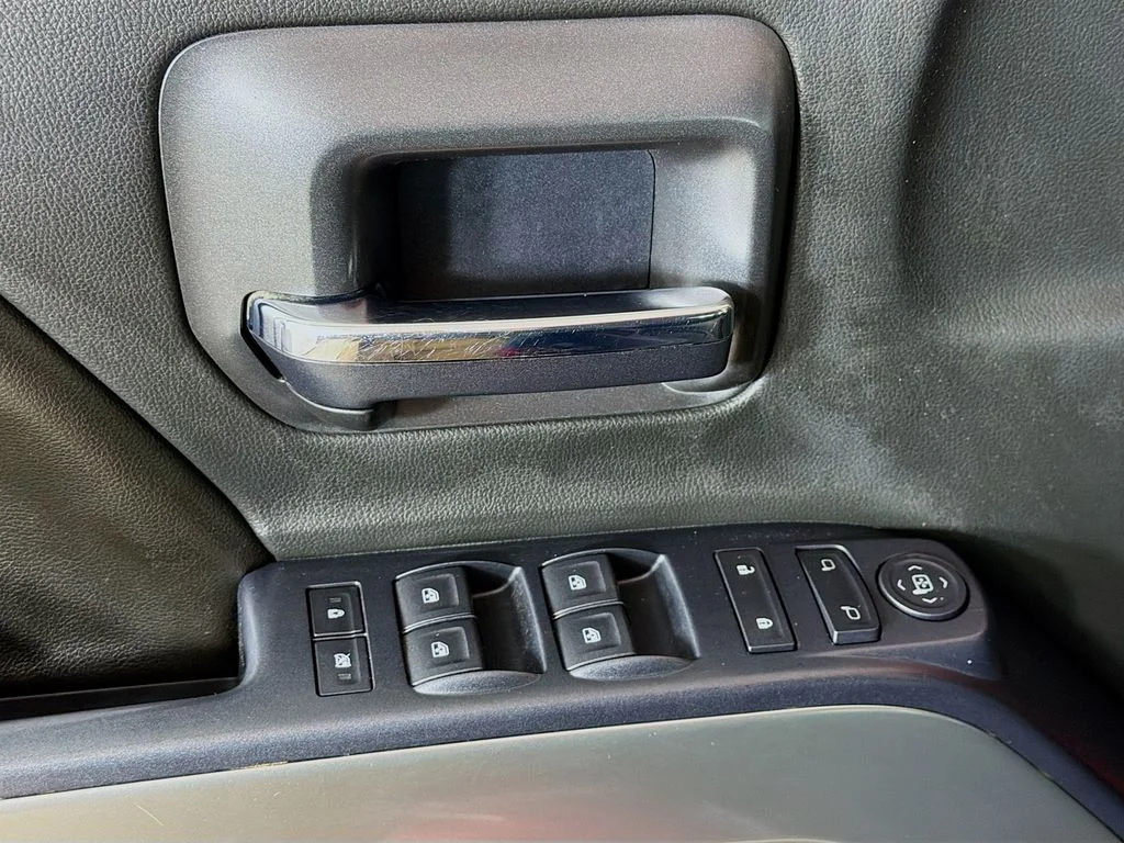 Used 2016 Red Chevrolet LT image 17