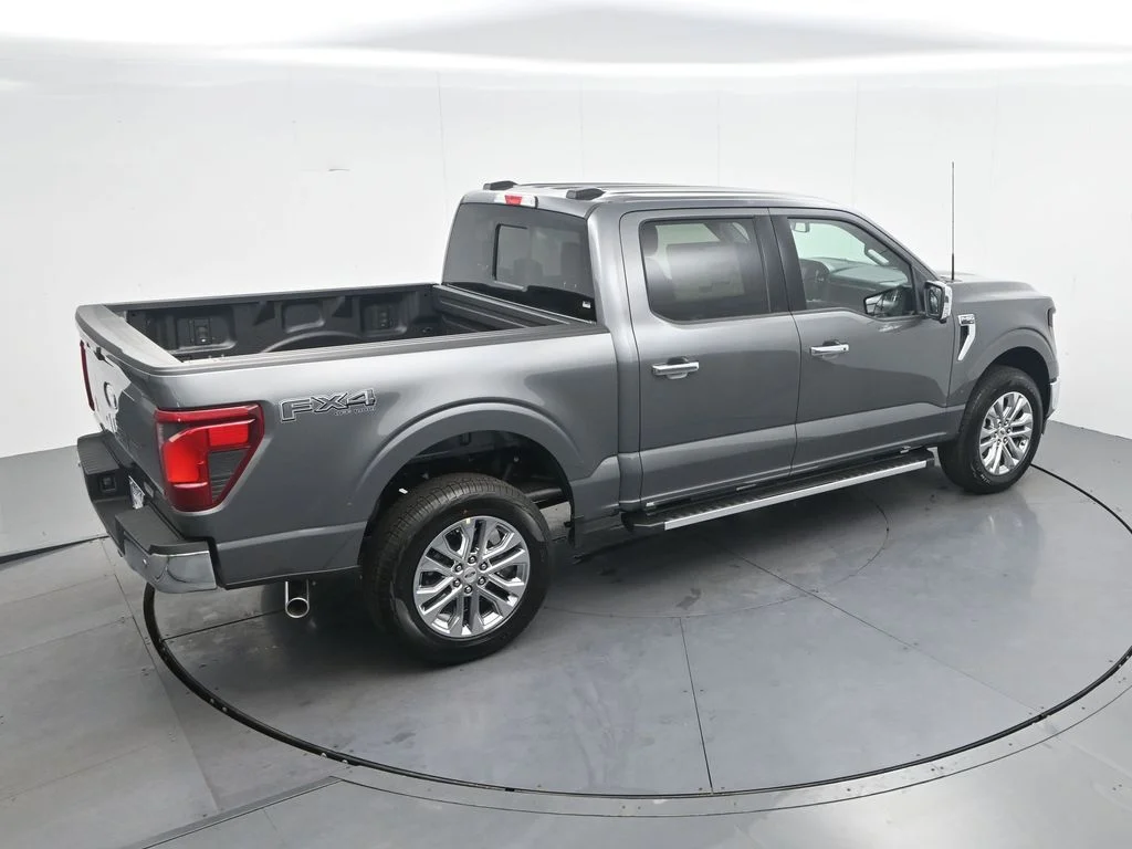 New 2026 Carbonized Gray Metallic Ford XLT image 27