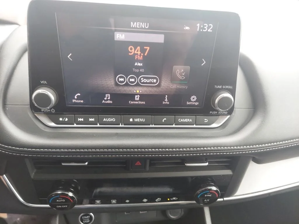 Used 2023 Gray Nissan SV image 20