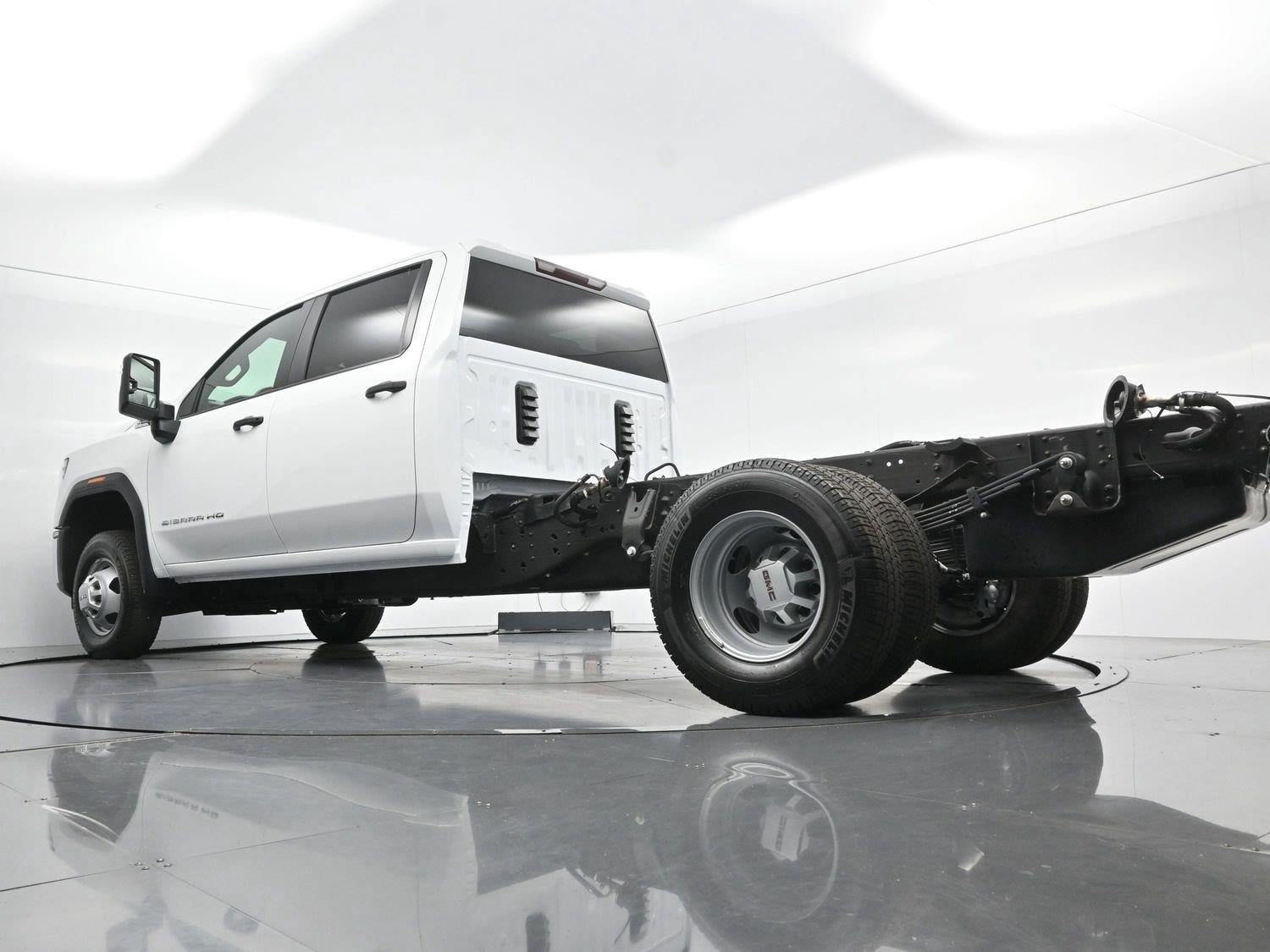 Used 2026 Summit White GMC Pro image 45